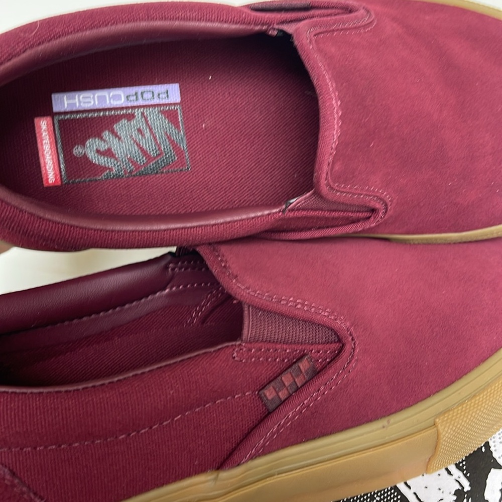 Vans WMNS Skate Slip-On
Port/Gum
VN0A5FCAK10
Sneakers - Picture 15 of 16